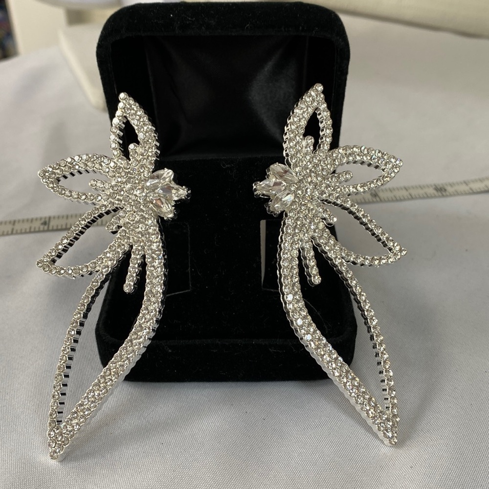 Gorgeous bold rhinestone leaf earrings